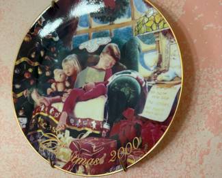 Avon Christmas Dreams 2000 Collector Plate