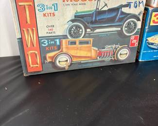 AMT 1925 Model "T" Ford 3-in-1 Kits (1/25th Scale Model)