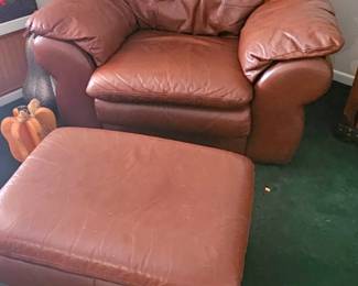 great TV spot, leather chair and ottoman