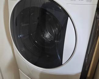 Kenmore washer and dryer with pedestal