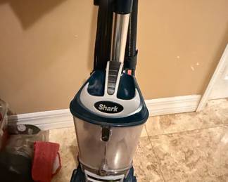 Shark Navigator LiftAway Deluxe Upright Vacuum Cleaner
