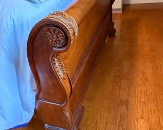 Ethan Allen Queen Size Sleigh Bed Frame