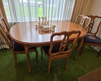 Dining table, 2 leaves, pads, 6 chairs