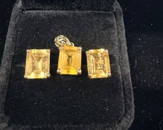 Gold and citrine earrings and pendant