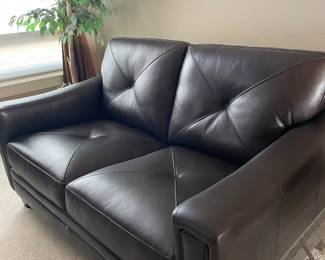 ABBYSON ATMORE LEATHER LOVESEAT