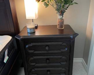 NIGHT STAND WITH 3 DRAWERS