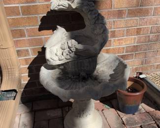 Vintage Concrete Bird Bath with Sculpted Birds and Floral Motifs