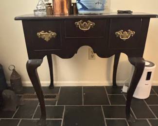 Queen Anne Style Mahogany Lowboy Table