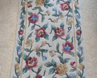 SAFAVIEH Chelsea Collection Floral Accent Rug