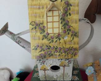 Decorative Birdhouse and Watering Can Set with Bee and Rose Motifs