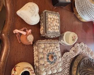 Assorted Decorative Trinkets and Collectibles second image