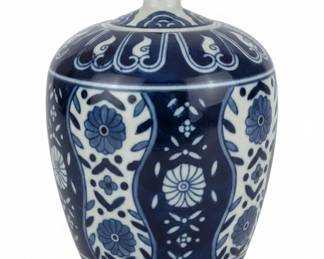 Blue and White Porcelain Ginger Jar with Lid  Prunus Blossom Pattern