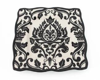 Black and White Damask Pattern Plate