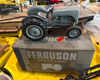 FERGUSON MINI TRACTOR