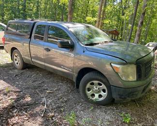 NISSAN TITAN TRUCK