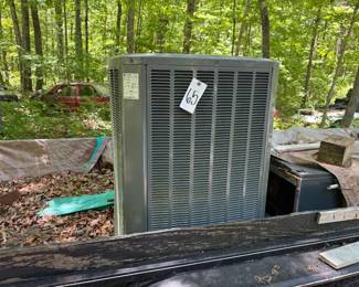 TRANE XR CENTRAL HVAC UNIT