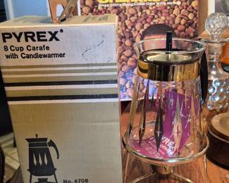 Pyrex 8 cup Carafe and Caddy NEW IN BOX wedding present never used