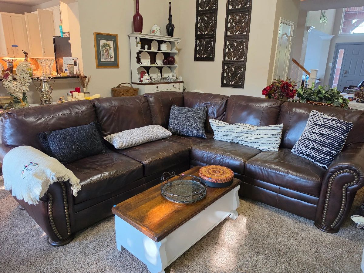 Gorgeous leather & hobnail sofa