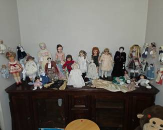 So many beautiful vintage dolls!!