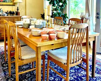 Danish Modern Style expanding Table w 8 Chairs