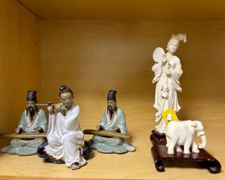 Great assortment of Vintage collectibles 