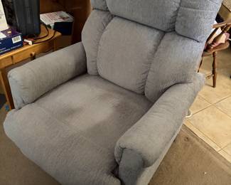 Ultra Comfort Power Lift Recliner Chair – Gray – Excellent Condition