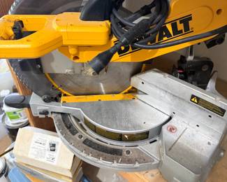 DeWalt Compound Miter Saw