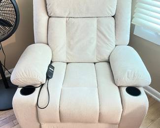 Like new lift chair