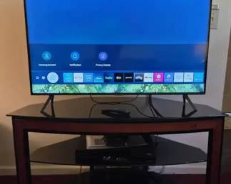 004 Samsung 43 Smart TV Sony BluRay DVD Wstand