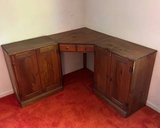 002 Mastercraft 3 Piece Corner Desk With Cabinets