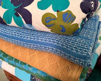 Vintage Blankets & Quilts