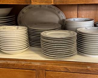 Wallace International Fine Porcelain China Arlington Japan Service for 12