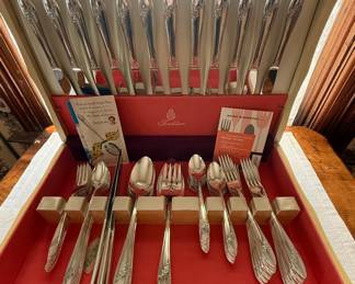 Tradition Silver Chest & Tudor Plate by Oneida Community Silversmiths Queen Bess Pattern