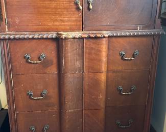 Antique Dresser, door needs repaired. Great Upcycle Piece 