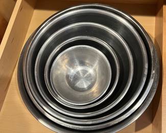 mixing bowls + other good kitchen