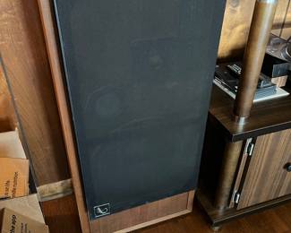 pair vintage Infinity Quantum 3 floor speakers - 40"H - late 1970s - working