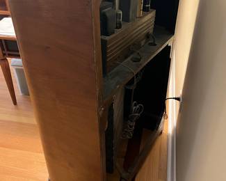 41"H antique 1940 Zenith radio - not running but looks gorgeous!