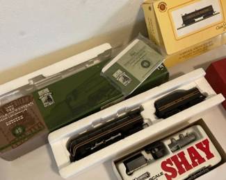 Limited Edition Locomotive Scaled Sets