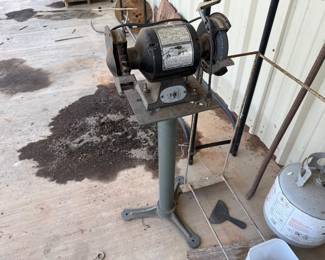 Bench grinder