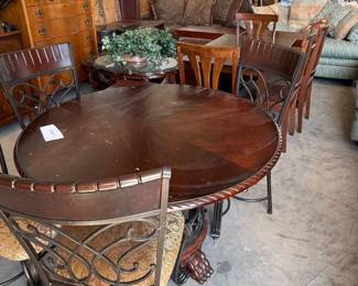 Beautiful round breakfast table and chairs