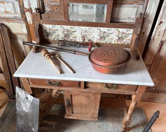 WASHSTAND