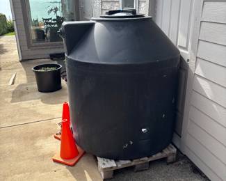 350 GALLON WATER TANK