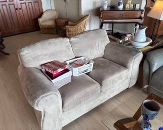 loveseat