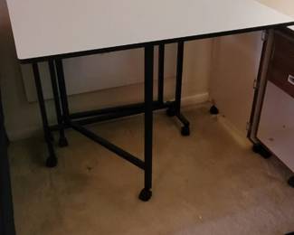 Gate legged sewing table