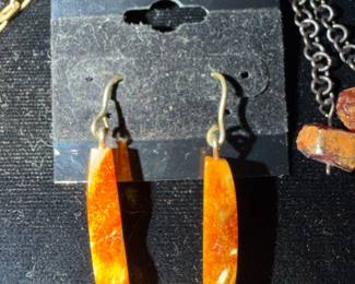 Amber dangled earrings