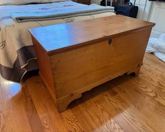 Simmons Beauty full size bed with expensive allergy cover. Very cool old pine chest with lidded compartment inside, GREAT piece