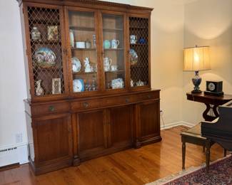 Beautiful large breakfront glass front cabinet! 6'7.5" x 19" deep.