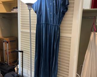 1940s vintage velvet dress!