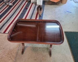 end tables, cat is looking for a new home