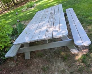 picnic table